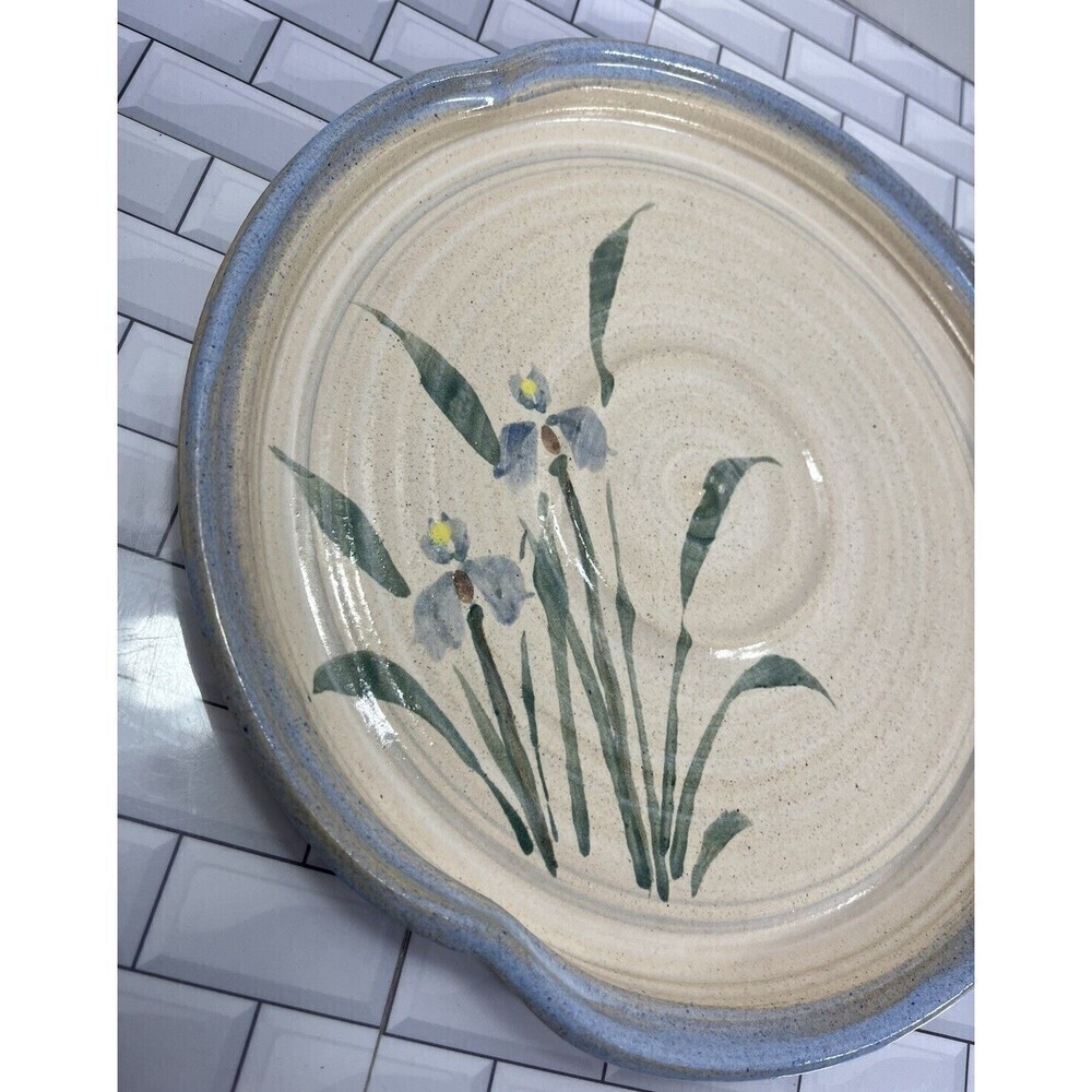 The Potters Gallery Pie Plate By Sue Taylor W/ Irises Modern Farmhouse - Picture 6 of 13